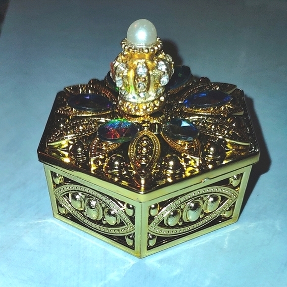 Hexagon Shape Storage Trinket Box Case w/ Crown Jewels - Picture 8 of 17